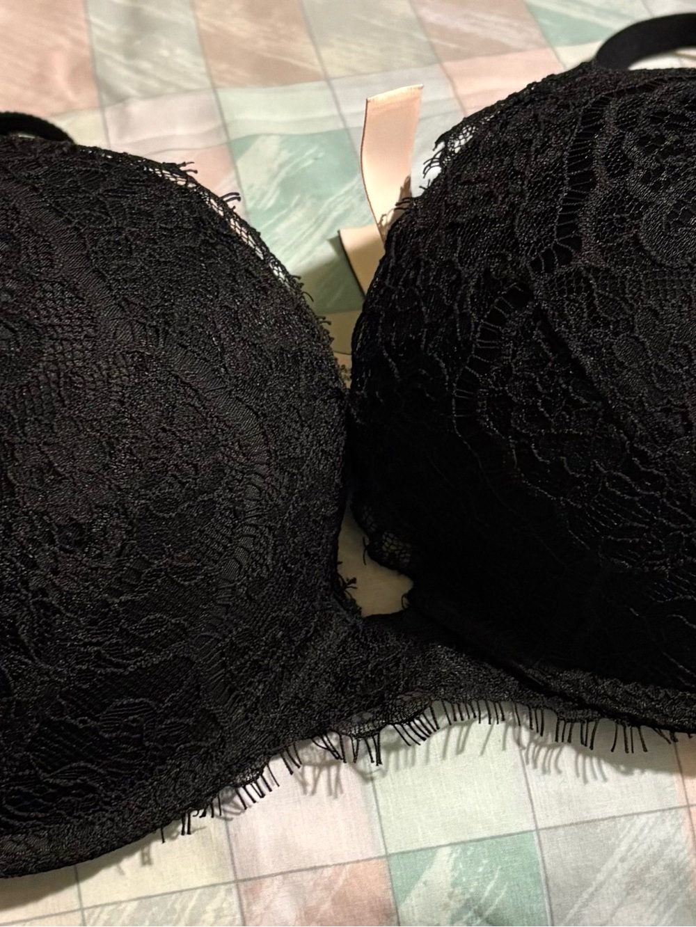 Victoria’s Secret Dream Angels Black Lace Push Up Bra, 34DD